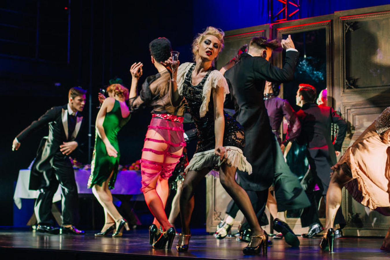 танцювальна вистава “ШАФА”