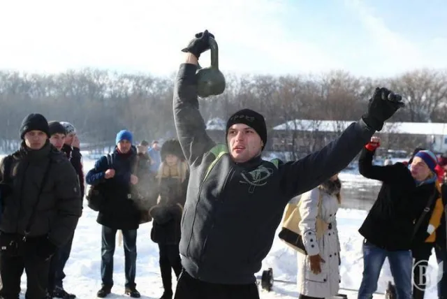 Як чернігівці в водах Десни сил набиралися — фото 1