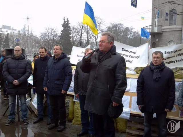 Близько 500 чоловік мітингували проти дій влади в Чернігові (Фоторепортаж) + (Відео) — фото 7