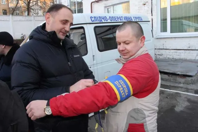 Чернігівці допомагають міліції охороняти порядок (Фоторепортаж) — фото 1