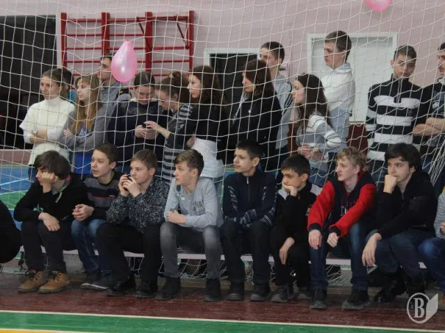 У Чернігові відбулись спортивні змагання між командами школярів та військовослужбовців (Фоторепортаж) — фото 2