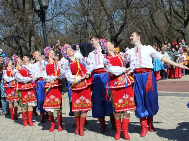 З нагоди відкриття туристичного сезону,в Чернігові стріляли із гармат (Фото) — фото 3