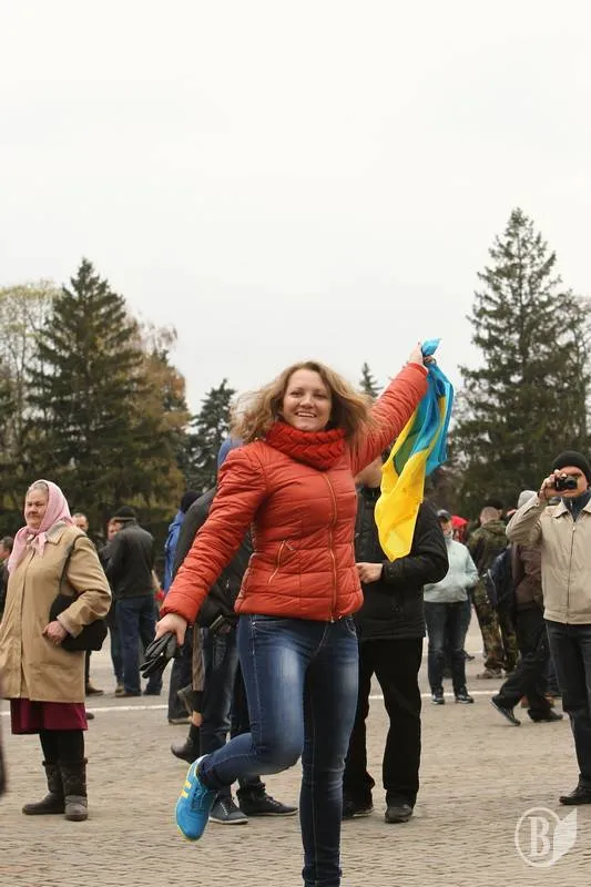Близько 2 тис. мітингували мітингували за збереження територіальної цілісності України (Фоторепортаж) — фото 9