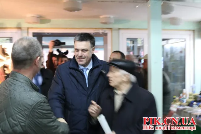 В Чернігові відбулася зустріч з Олегом Тягнибоком (Фоторепортаж) + (Відео) — фото 3