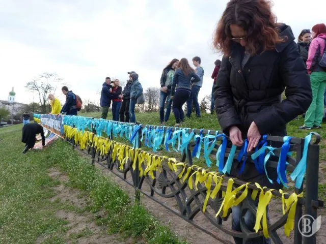 В Чернігові влаштували акцію «Чернігів за єдину Україну» (Фоторепортаж) — фото 3