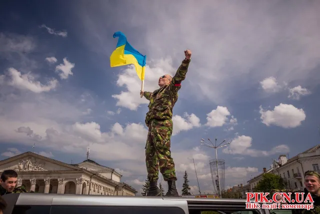 На Красній Площі відбувся автопробіг за єдність України (Фоторепортаж) + (Відео) — фото 1