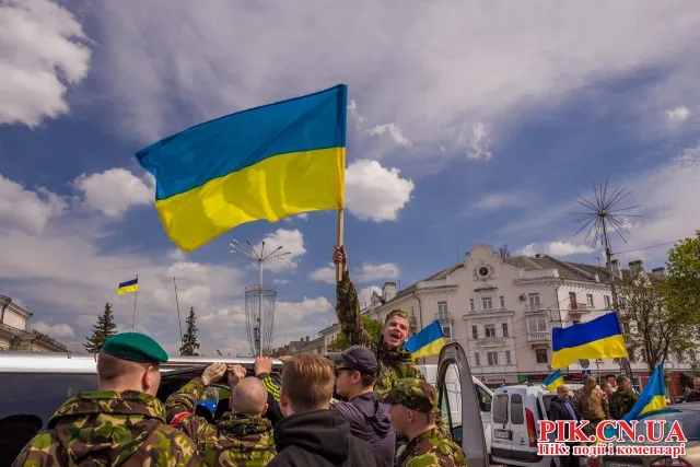 На Красній Площі відбувся автопробіг за єдність України (Фоторепортаж) + (Відео) — фото 6