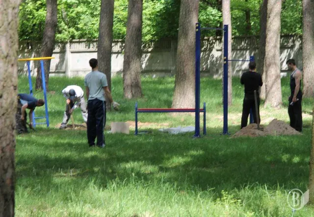 Невідомі встановили та демонтували дитячий майданчик у Ялівщині (Фото) + (Відео) — фото 2