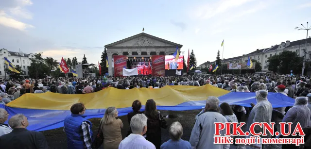 У Чернігові відбулась зустріч з Петром Порошенком (Фото) + (Відео) — фото 2