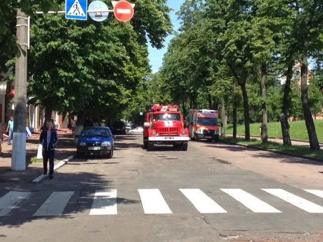 Сьогодні в приміщенні апеляційного суду шукали вибухівку (Фото) — фото 3