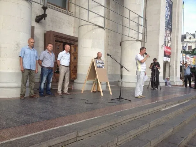 На Красній площі пройшов мітинг під назвою «Разом завадимо недостойним людям прийти до влади!» (Фоторепортаж) — фото 3