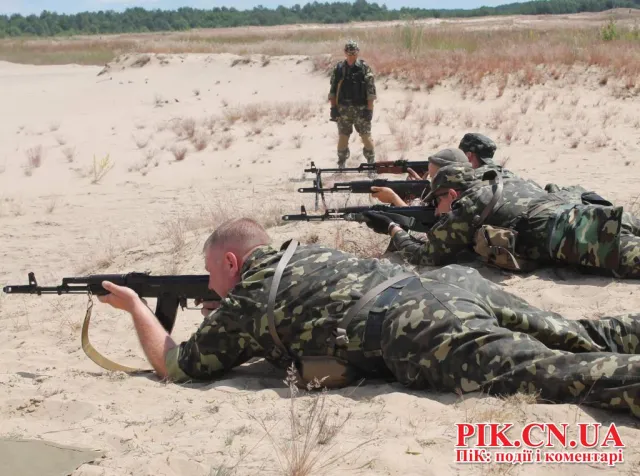 На базі військового полігону триває активна фаза навчань батальйонів територіальної оборони (Фото) — фото 1
