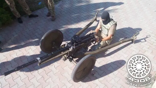 Батальйону «Азов» подарували для користування військову техніку з Чернігівського музею — фото 1