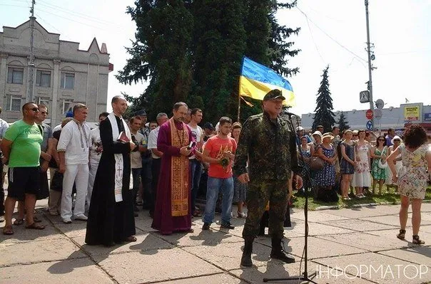 У Ніжині урочисто відправляли на війну ніжинський батальйон територіальної оборони (Фото) — фото 4