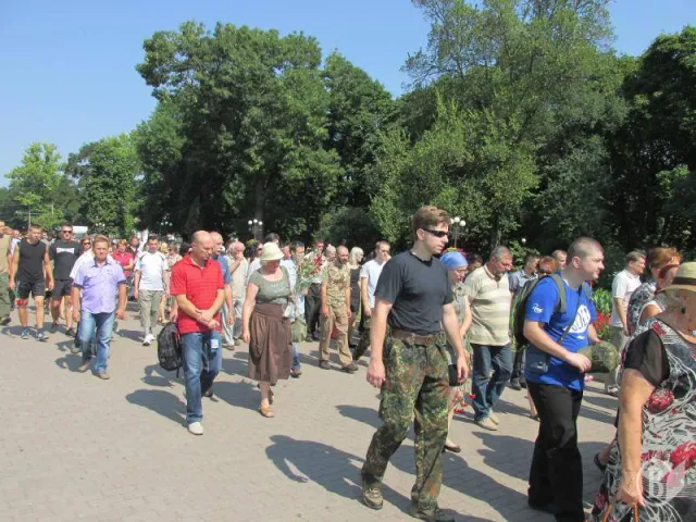 Сотні чернігівців провели в останню путь героя Миколу Бруя (Фоторепортаж) — фото 6