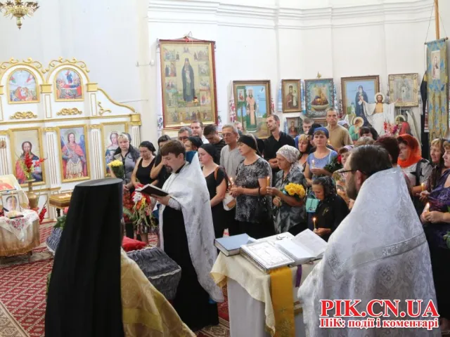 У Чернігові попрощався з загиблим в АТО Миколою Бруєм (Клином) (Фоторепортаж) + (Відео) — фото 6