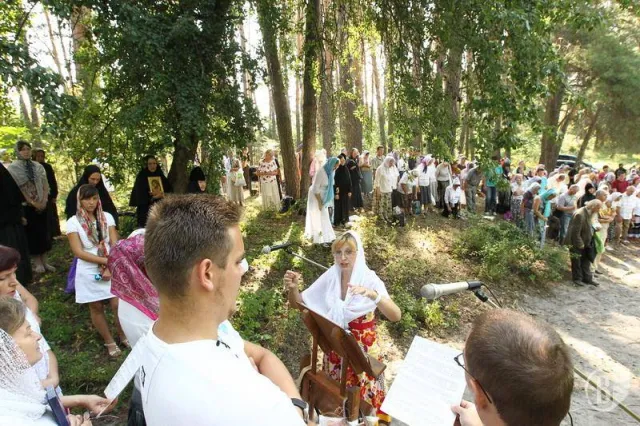 У Чернігові відбувся хресний хід до Святого озера (Фоторепортаж) — фото 7