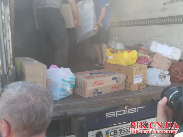 Чернігівським військовим відправили чергову фуру з гуманітарною допомогою (Фоторепортаж) — фото 6