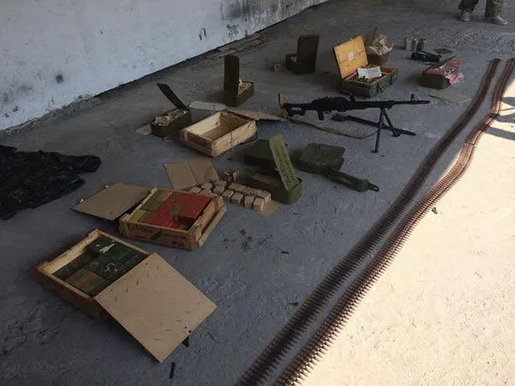 Чернігівські міліціонери у зоні АТО вилучили арсенал зброї (Фото) — фото 2