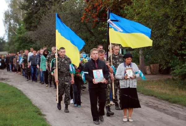 На Чернігівщині попрощалася ще з трьома героями (Фото) — фото 1