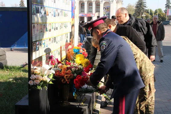 Чернігівці зустріли бійців спецбатальйону «Чернігів», які несли службу у зоні АТО (Фоторепортаж) — фото 6